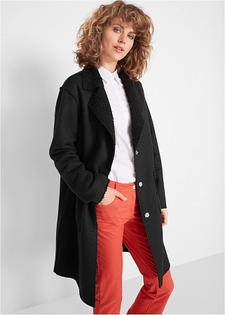 Лёгкое пальто с английским воротником Лёгкое пальто с английским воротником