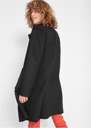 Лёгкое пальто с английским воротником Лёгкое пальто с английским воротником