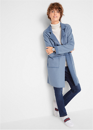 Лёгкое пальто с английским воротником Лёгкое пальто с английским воротником