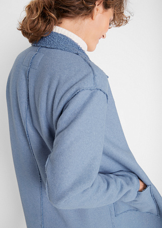 Лёгкое пальто с английским воротником Лёгкое пальто с английским воротником